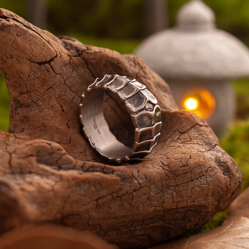 Retro Steel Dragon's Might Textured Dragon-Spine Ring - Image 3