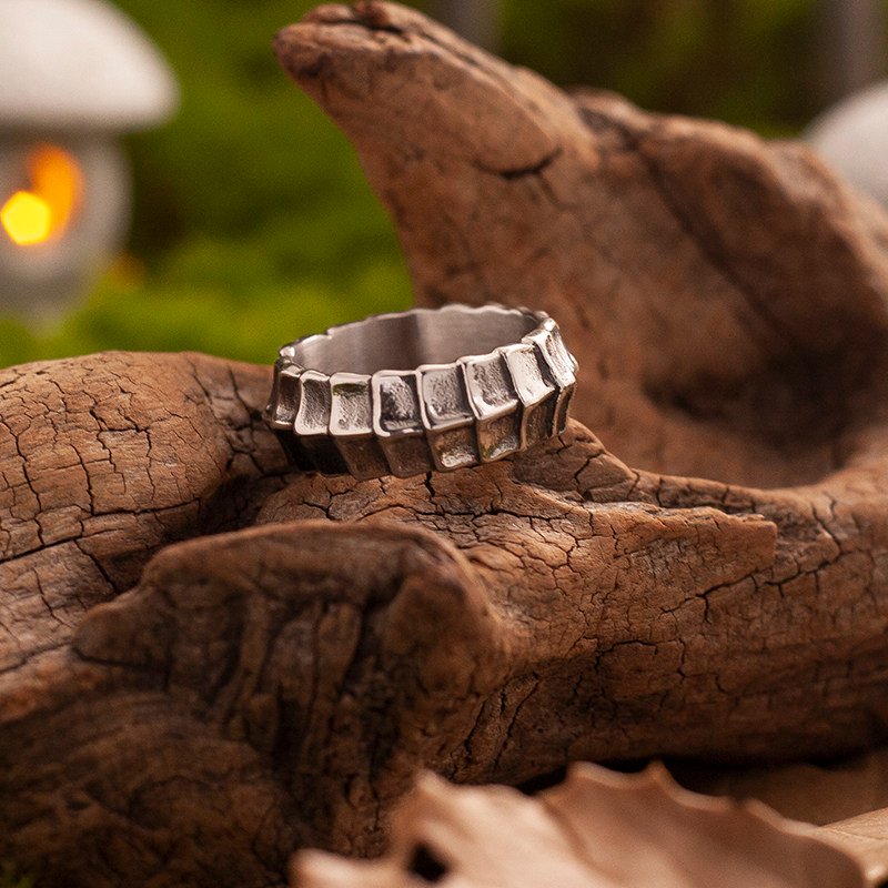 Retro Steel Dragon's Might Textured Dragon-Spine Ring - Image 5